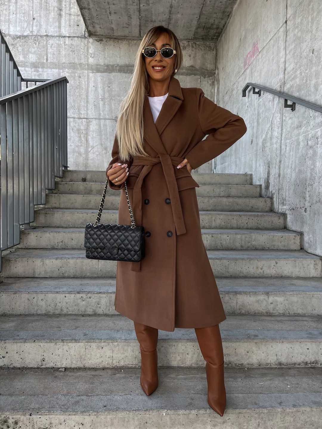 Stilf Trenchcoat Med Knäppningsdetalj, Färgblock Och Tvättbar Design För Damer | Perfekt för Vardagsbruk