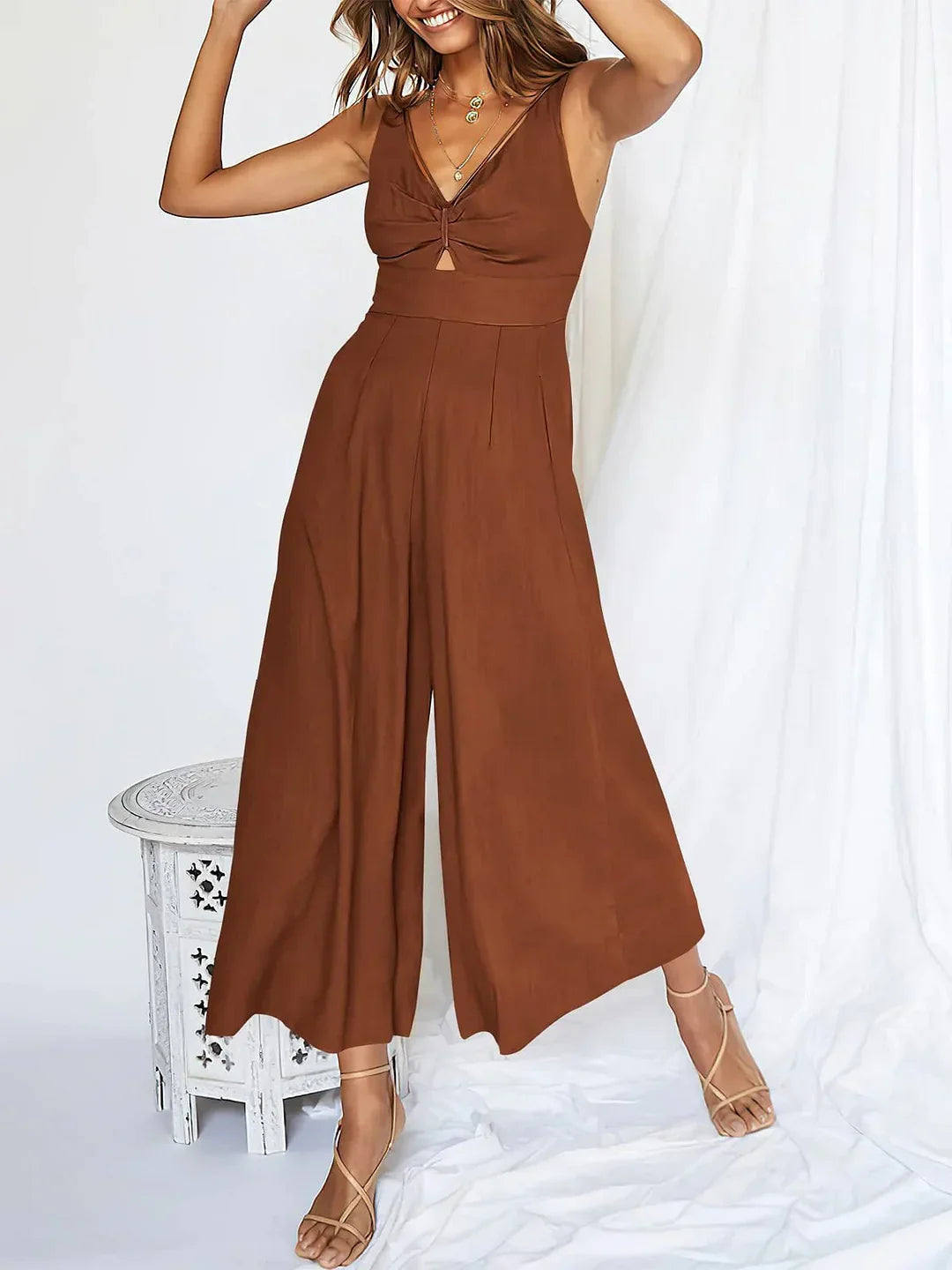 Eleganta Utskuren Jumpsuit Med Justerbara Axelband för Dam | Ideal för Våren/Sommaren