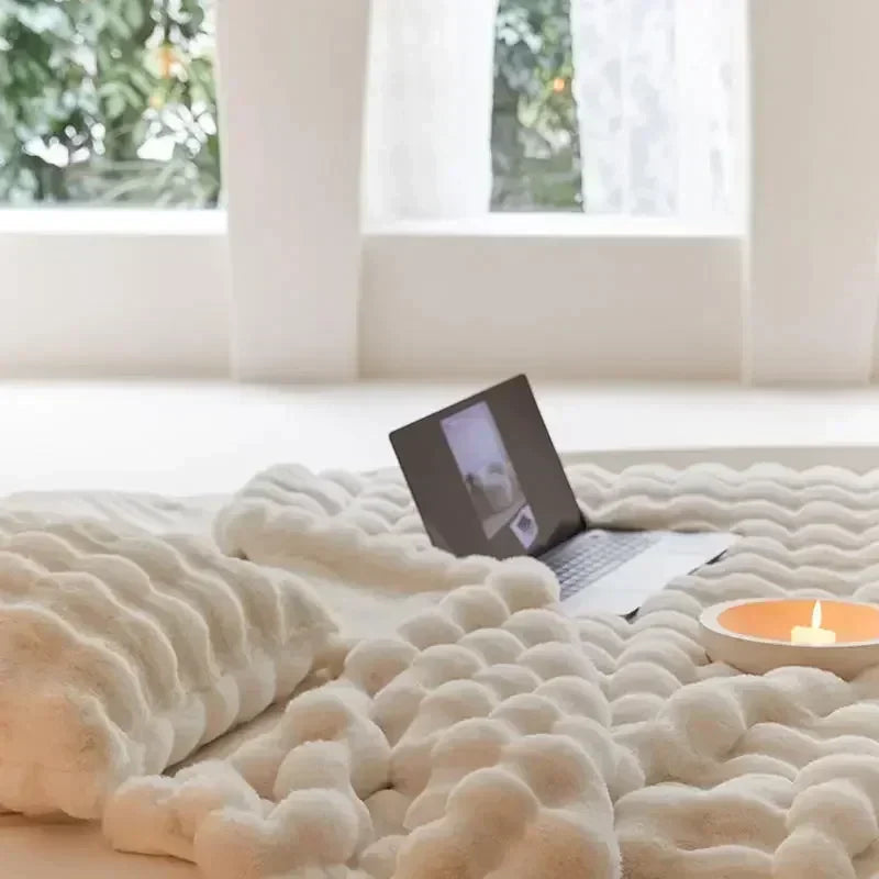 CozyNest | Fluffig Filt, Mjuk Flocktextur, & Andningsbar, Idealisk för Hem & Vinternättera | Idealisk för vintern