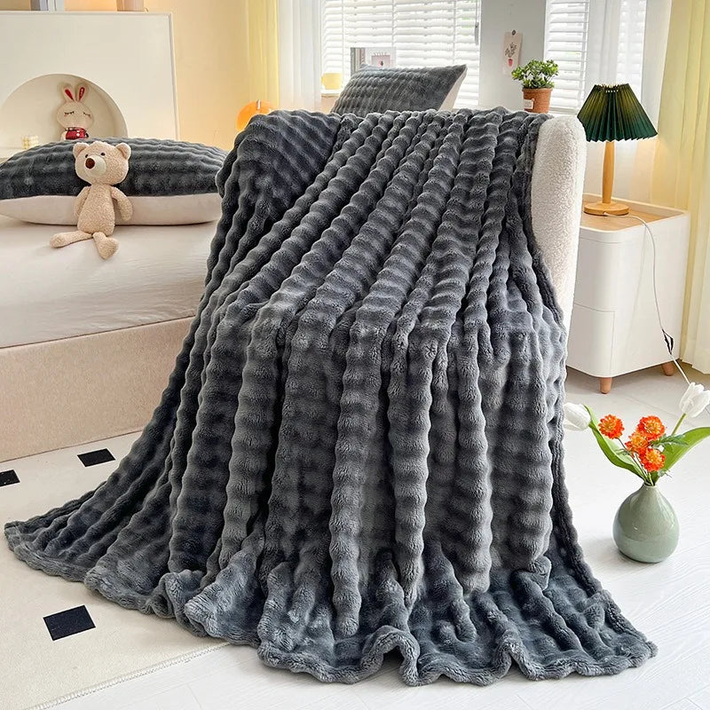 SnuggleBloom | Filt i Koralplysch, Bubbelstruktur i Plysch, Ultra-Mjuk & Mysig, Perfekt för Sängar, Soffor & Avkoppling