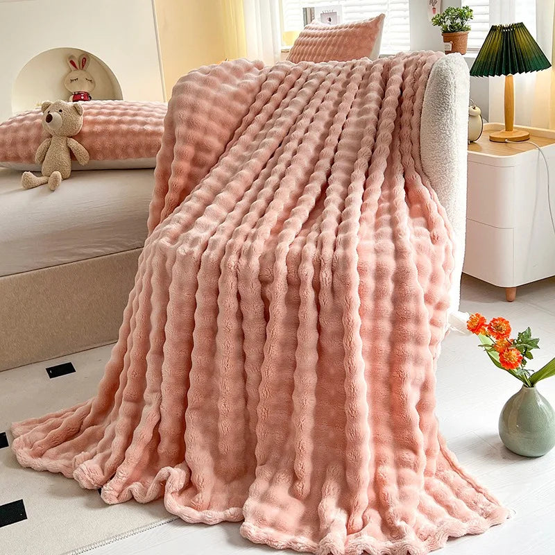 SnuggleBloom | Filt i Koralplysch, Bubbelstruktur i Plysch, Ultra-Mjuk & Mysig, Perfekt för Sängar, Soffor & Avkoppling