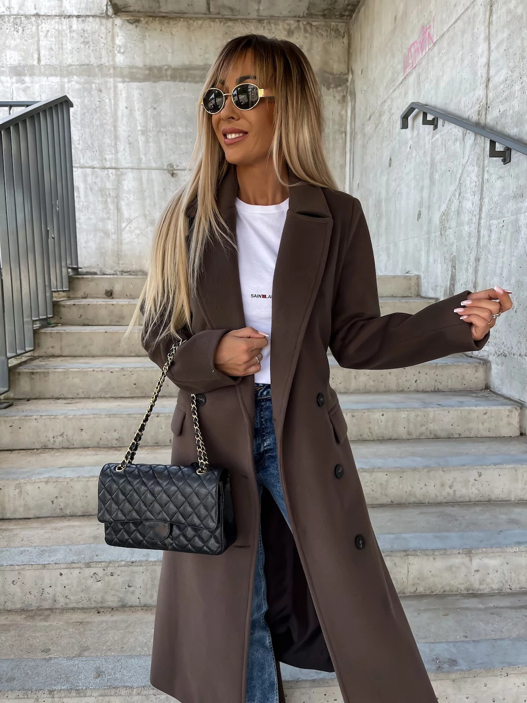Stilf Trenchcoat Med Knäppningsdetalj, Färgblock Och Tvättbar Design För Damer | Perfekt för Vardagsbruk