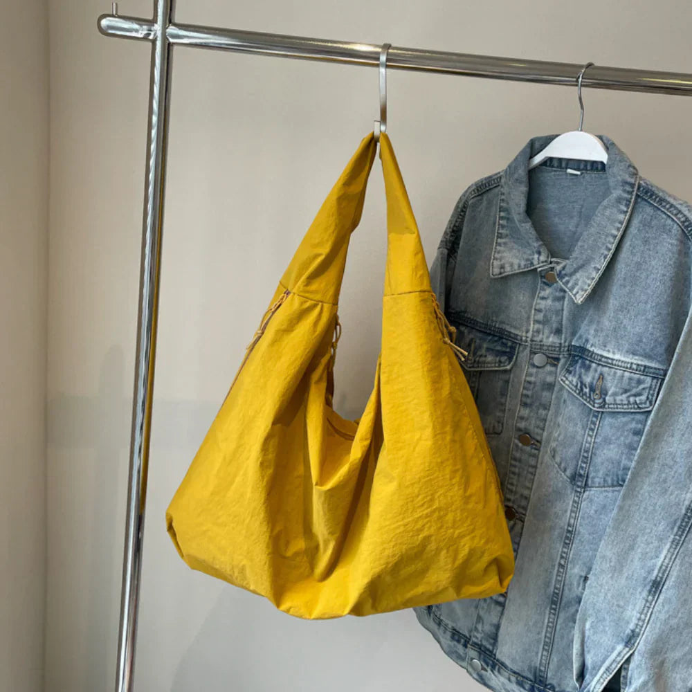 Damaxelväska med rymlig insida 6